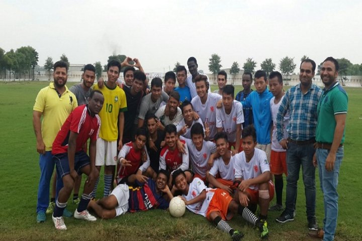 https://cache.careers360.mobi/media/colleges/social-media/media-gallery/17793/2020/10/7/Football team of CT Institute of Management and Technology Jalandhar_Sports_1.jpg